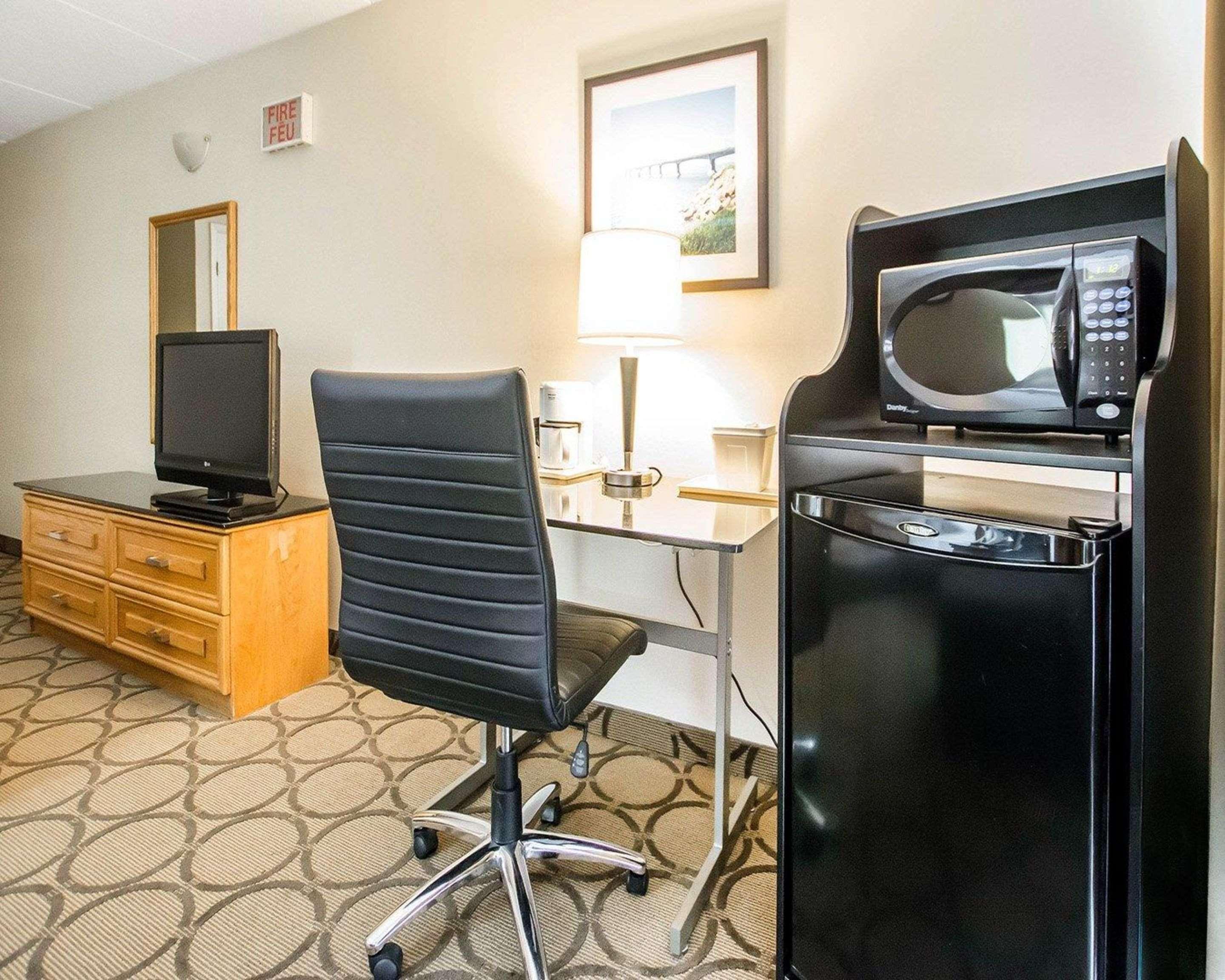 Comfort Inn East Монктон Экстерьер фото