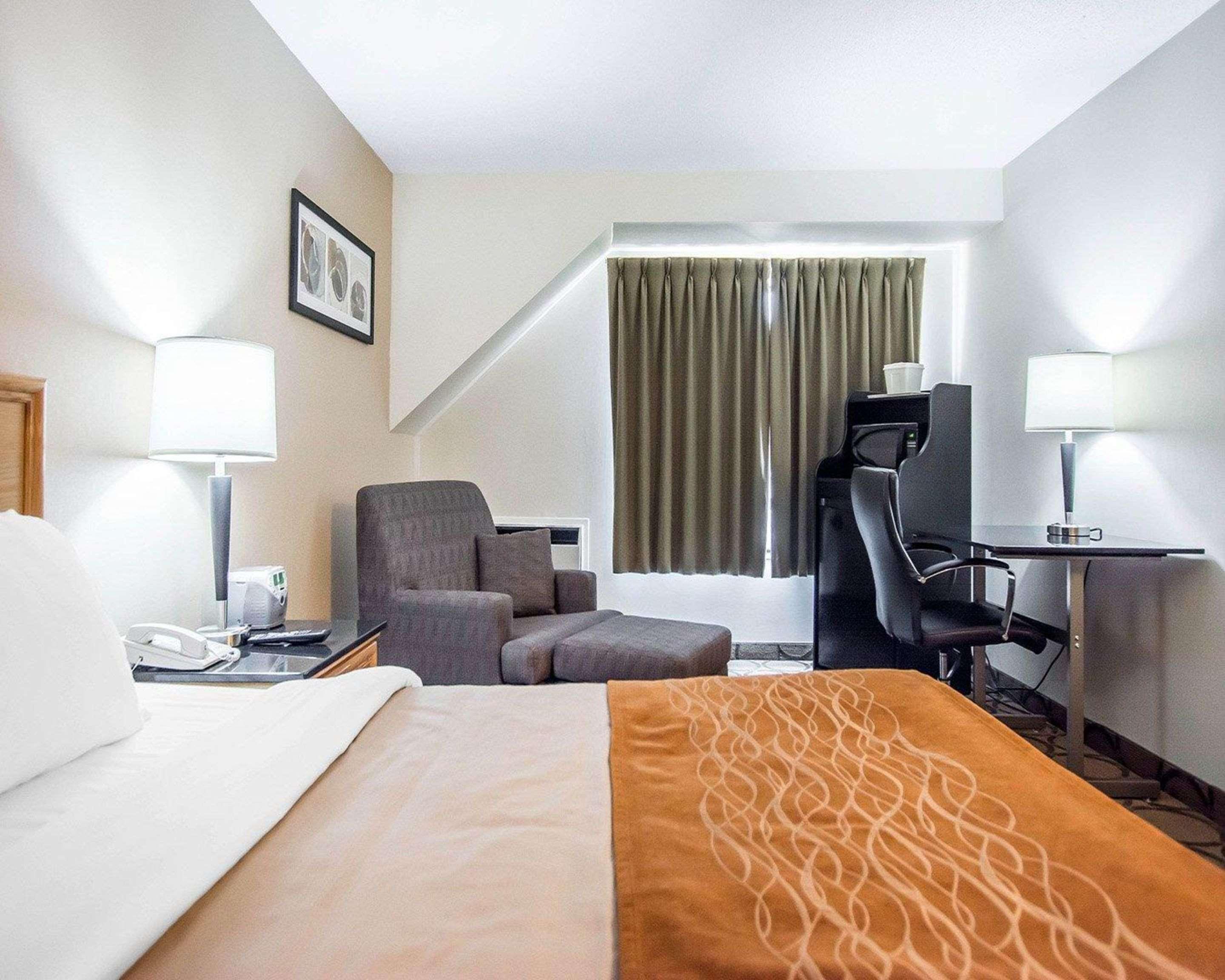Comfort Inn East Монктон Экстерьер фото