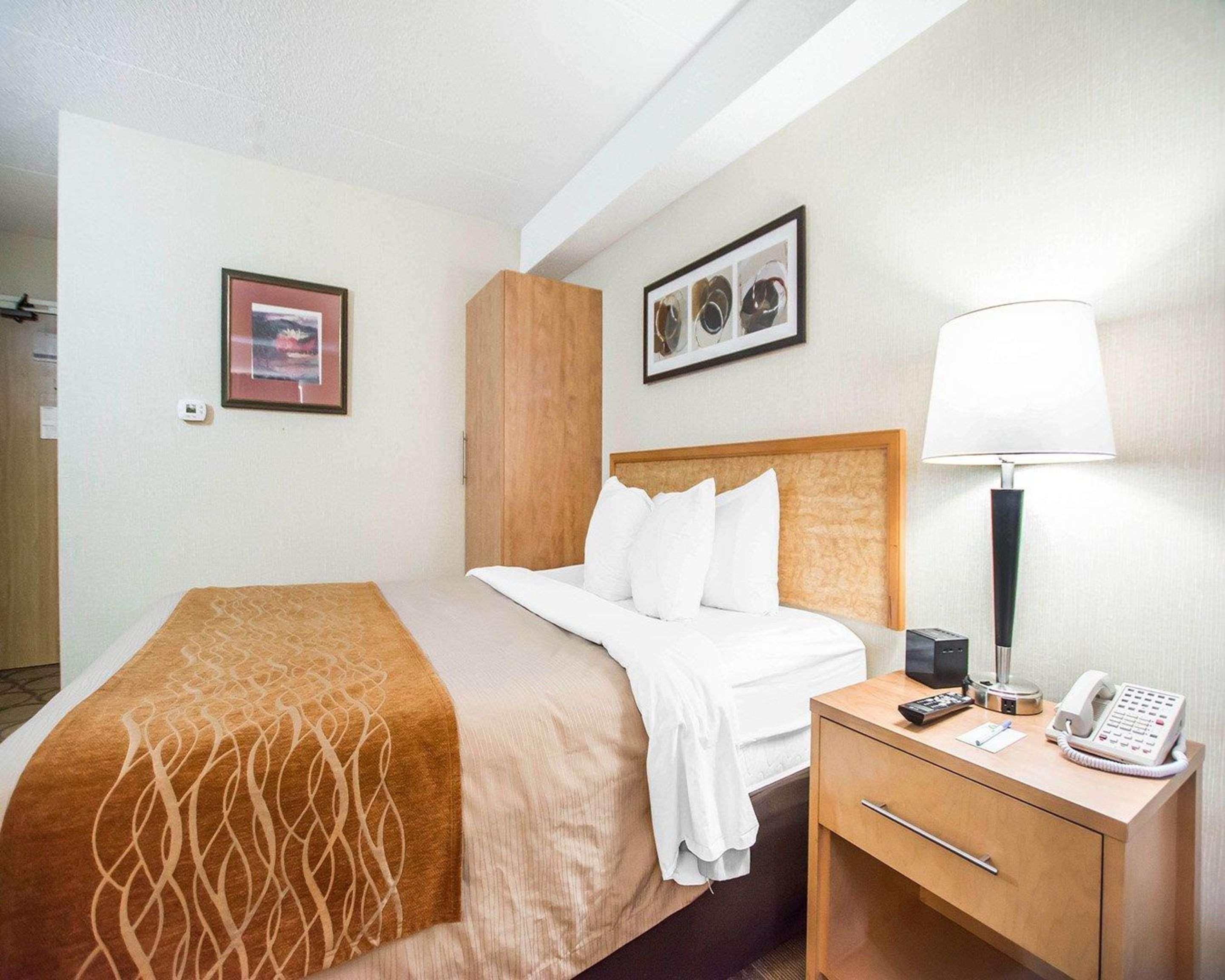 Comfort Inn East Монктон Экстерьер фото