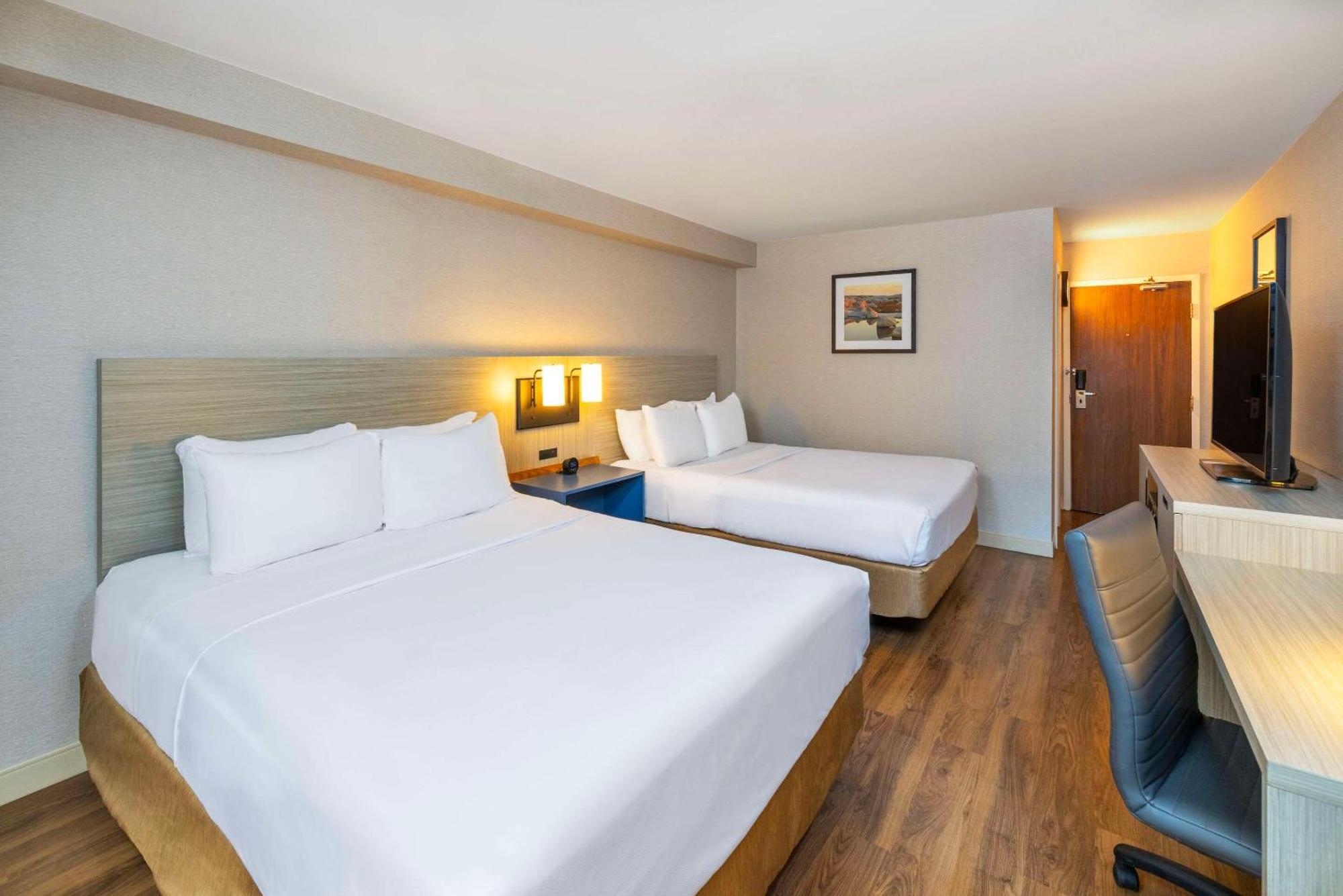 Comfort Inn East Монктон Экстерьер фото
