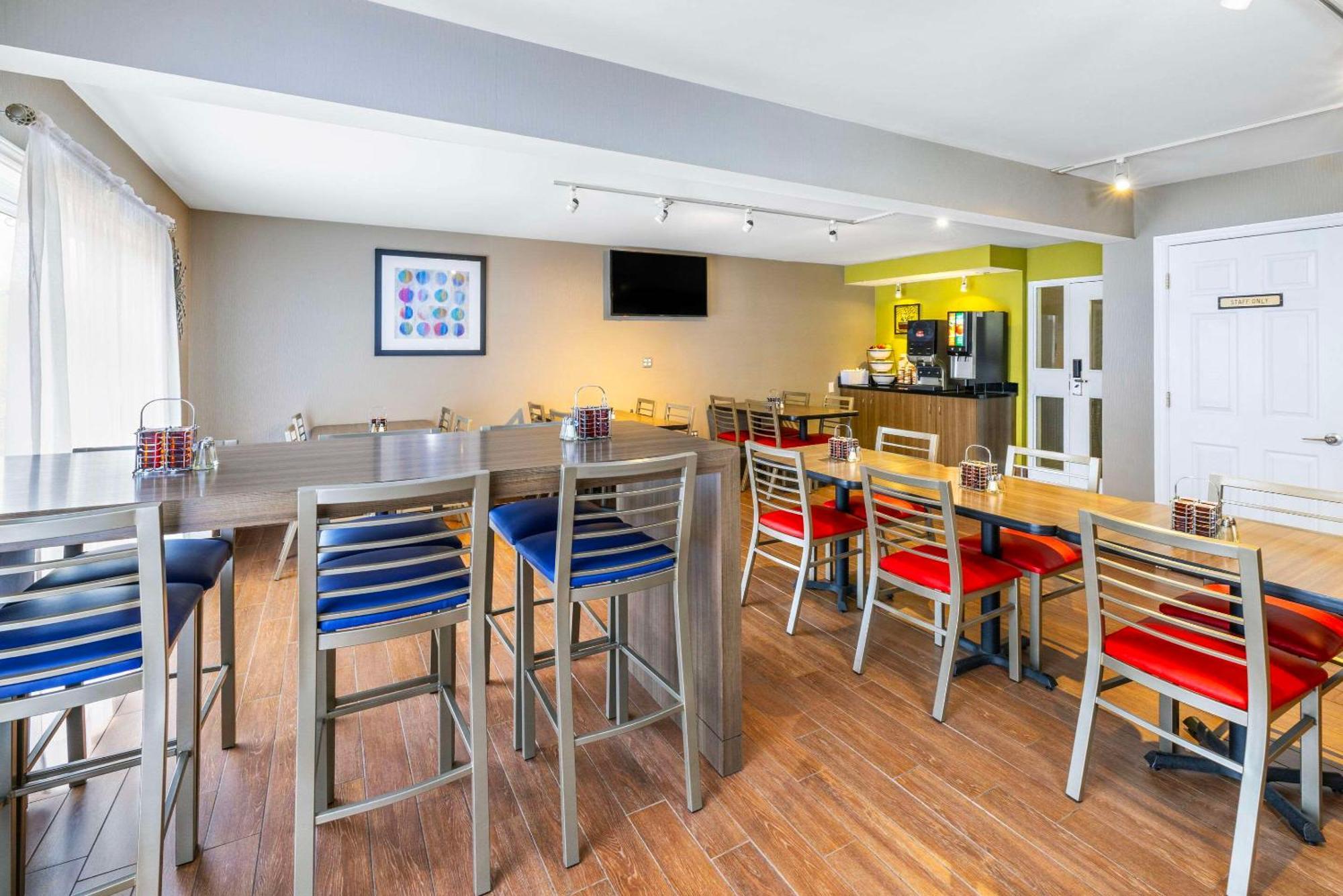 Comfort Inn East Монктон Экстерьер фото