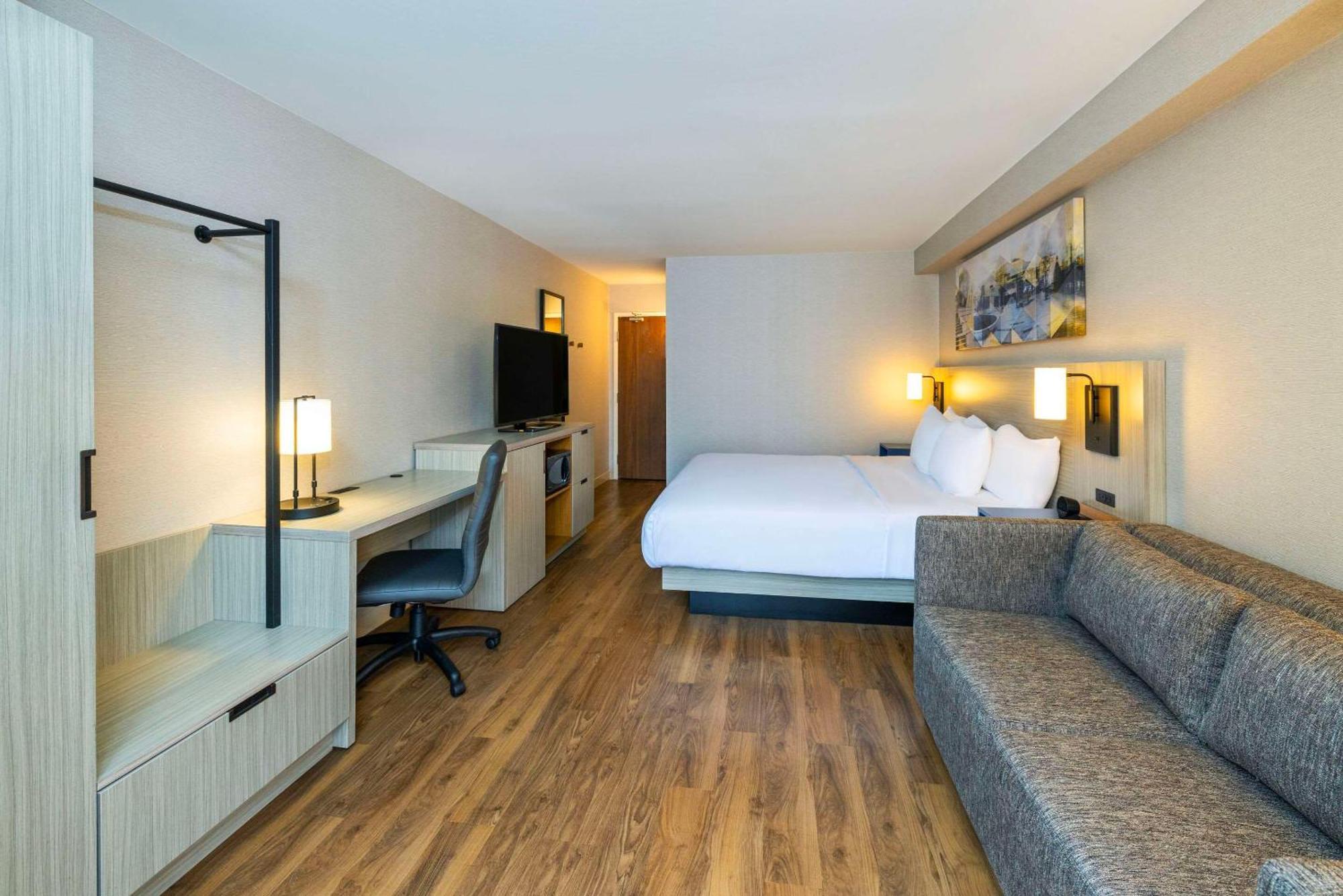 Comfort Inn East Монктон Экстерьер фото