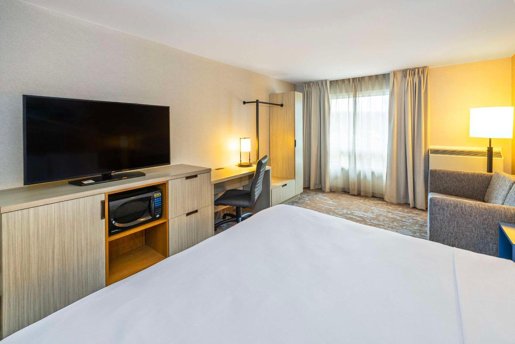 Comfort Inn East Монктон Экстерьер фото