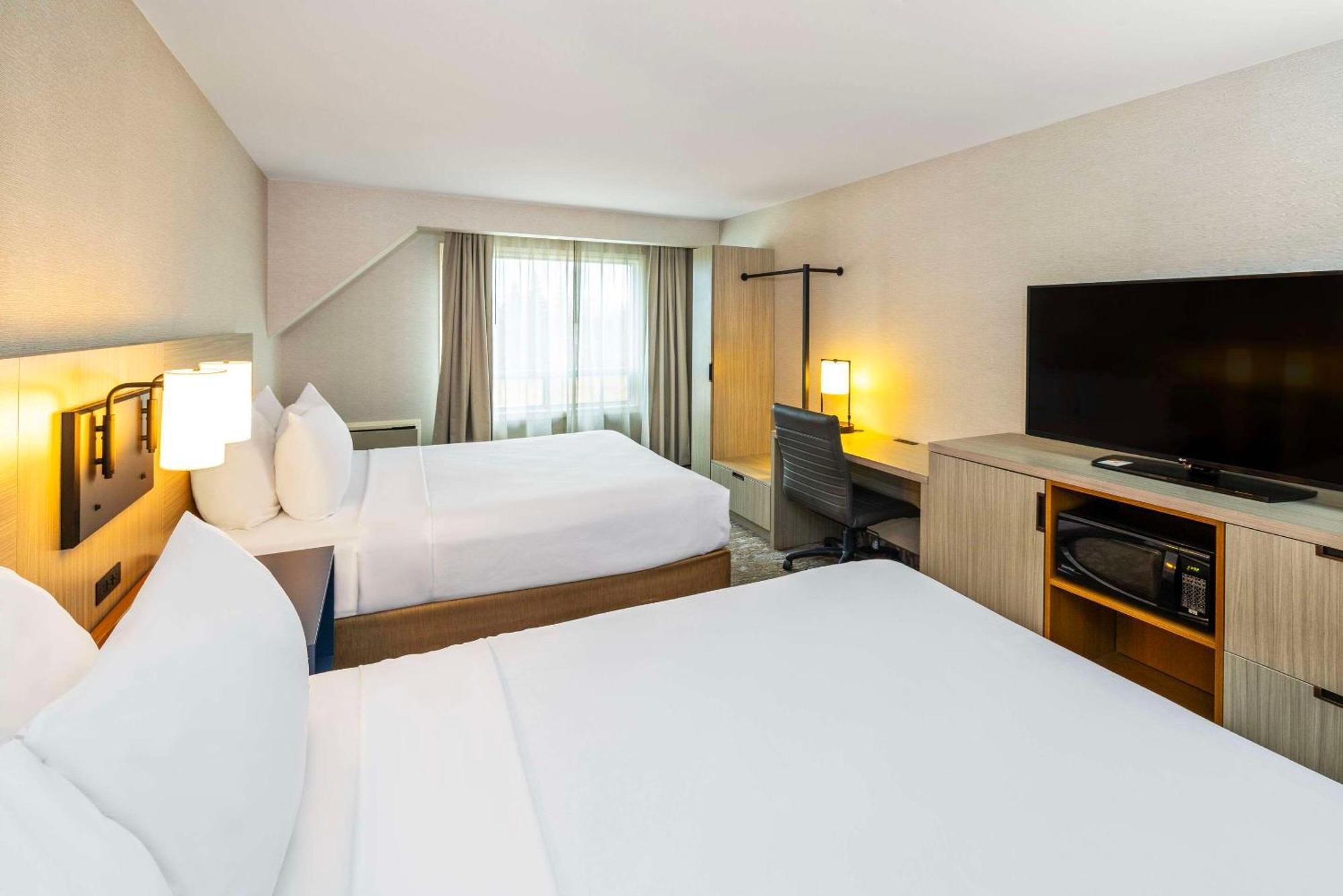 Comfort Inn East Монктон Экстерьер фото