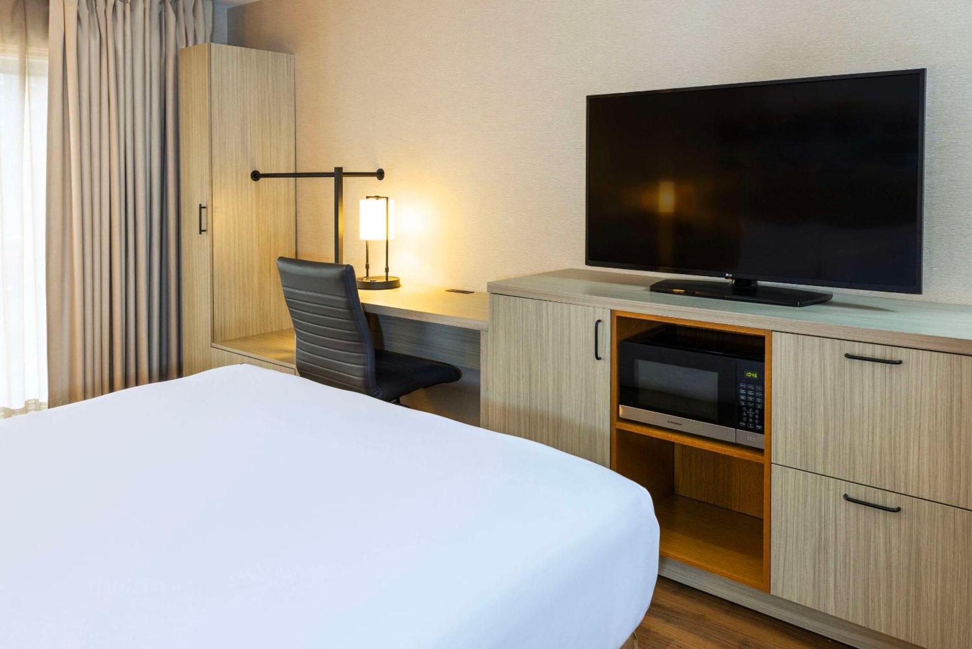 Comfort Inn East Монктон Экстерьер фото