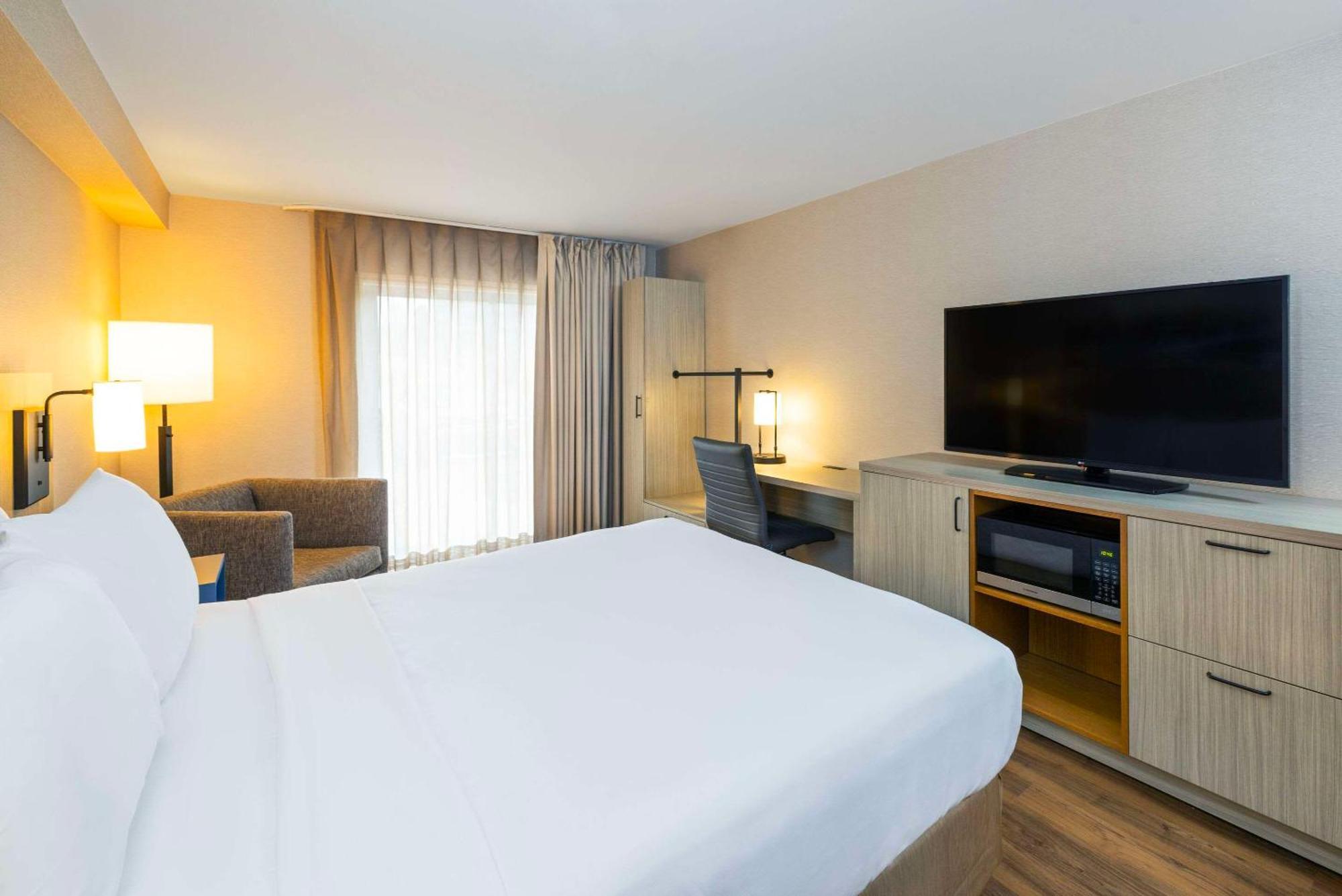 Comfort Inn East Монктон Экстерьер фото