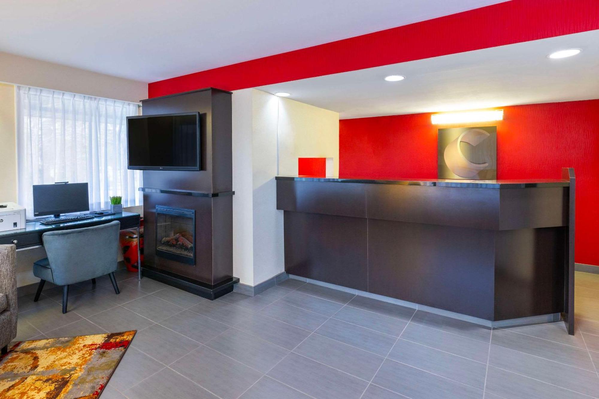 Comfort Inn East Монктон Экстерьер фото