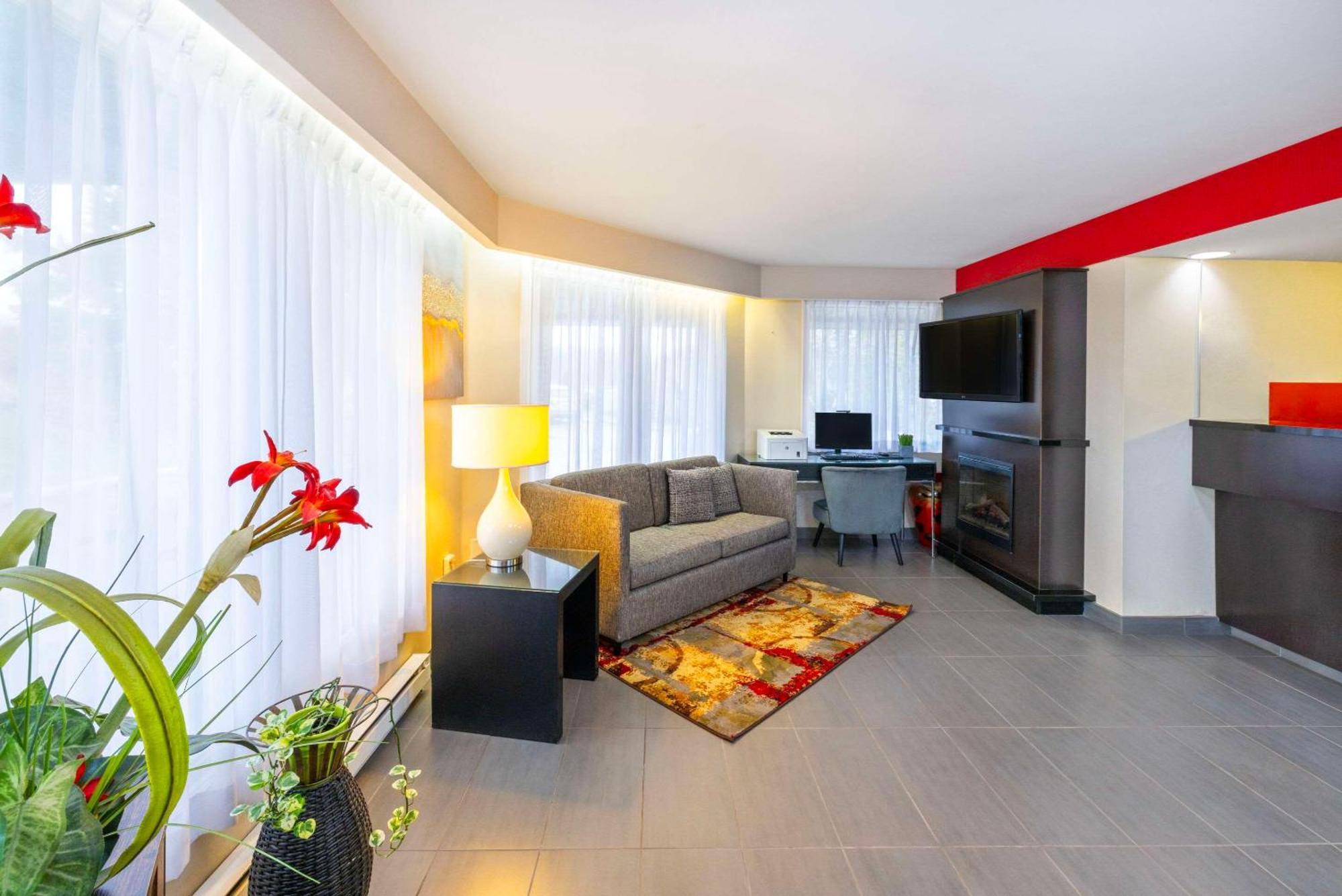 Comfort Inn East Монктон Экстерьер фото