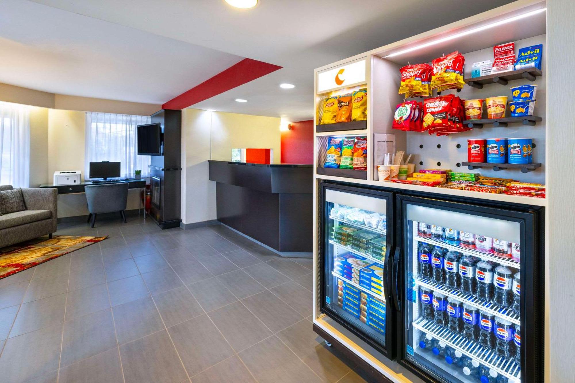 Comfort Inn East Монктон Экстерьер фото