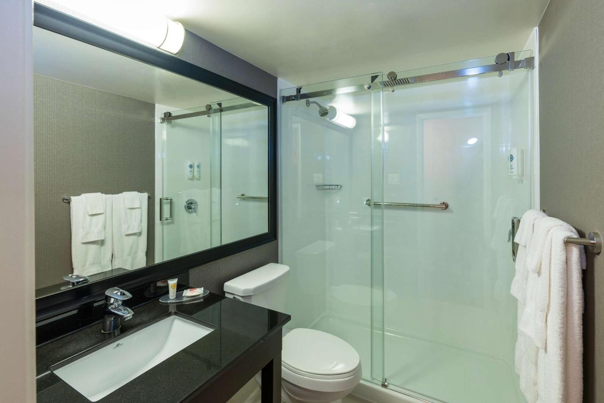 Comfort Inn East Монктон Экстерьер фото